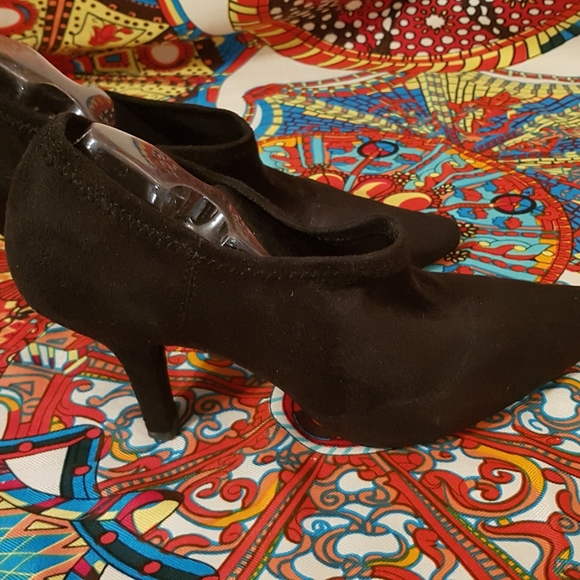 Tahari suede booties - Picture 5 of 8